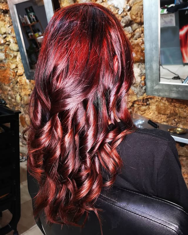 Ondas burdeos con profundidad